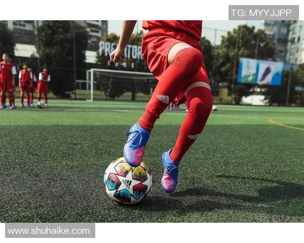 6岁小球员展现足球天赋8号明星的成长之路与梦想追逐